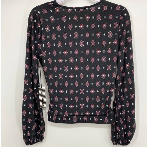 Haute Monde Womens Black Red Vneck Long Sleeve Blouse Top Shirt NEW Size Medium - Picture 10 of 10